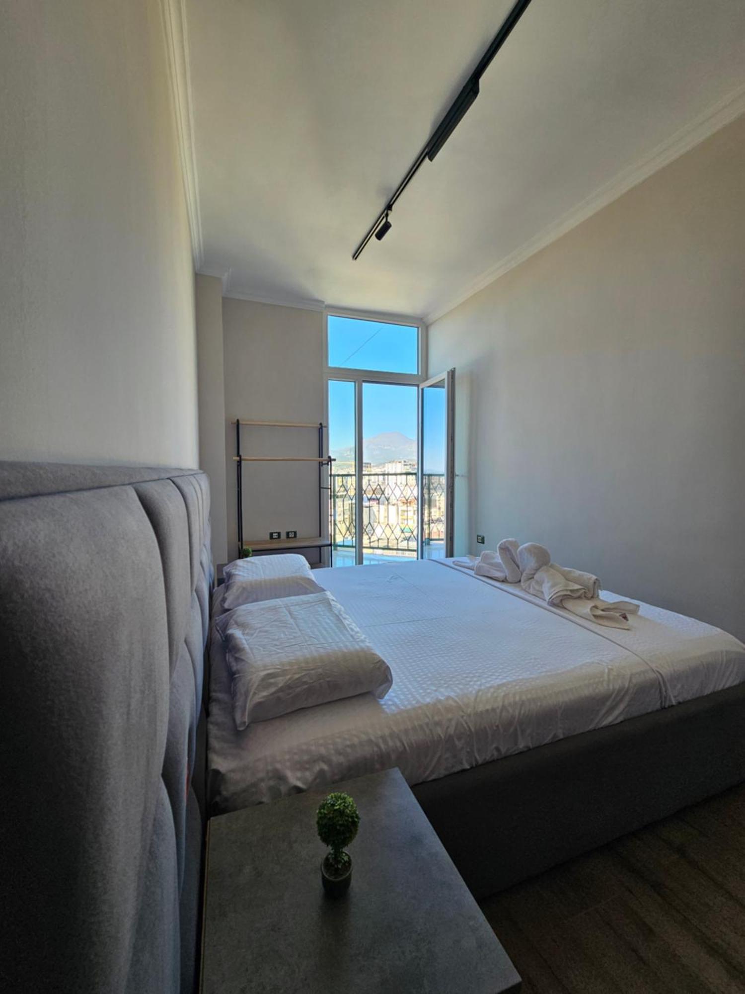Sky Apartaments City Center Тирана Екстер'єр фото