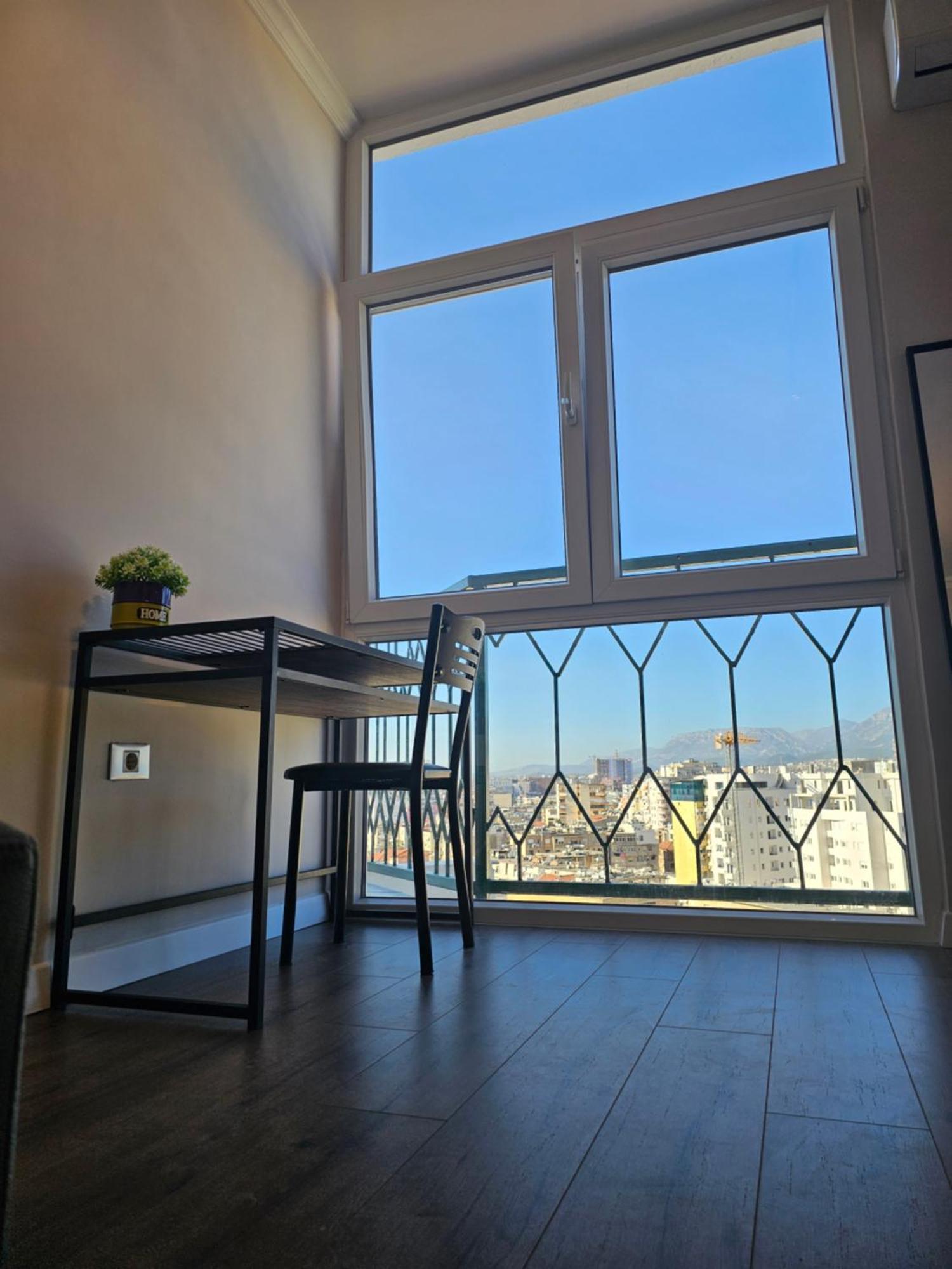 Sky Apartaments City Center Тирана Екстер'єр фото