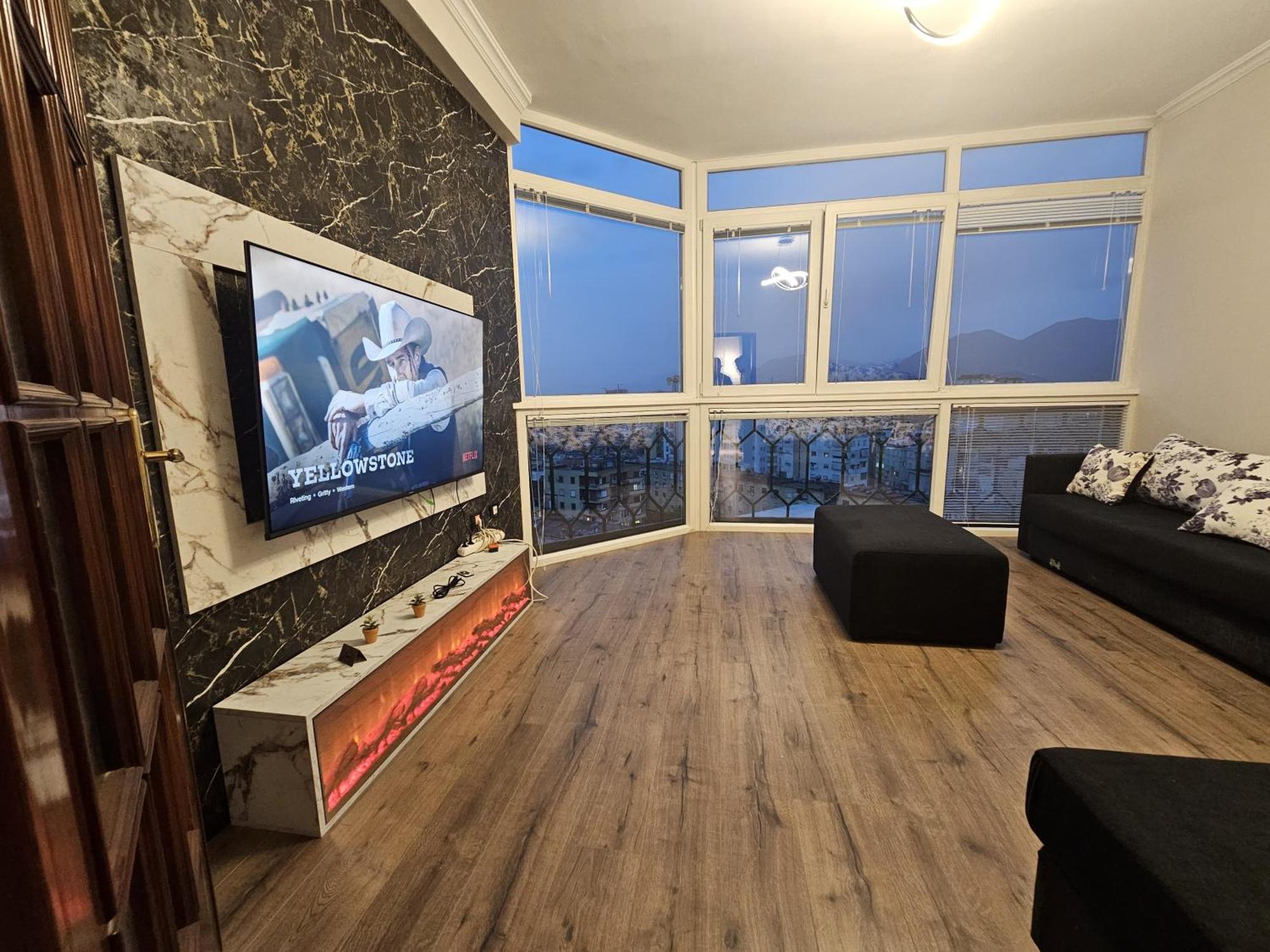 Sky Apartaments City Center Тирана Екстер'єр фото
