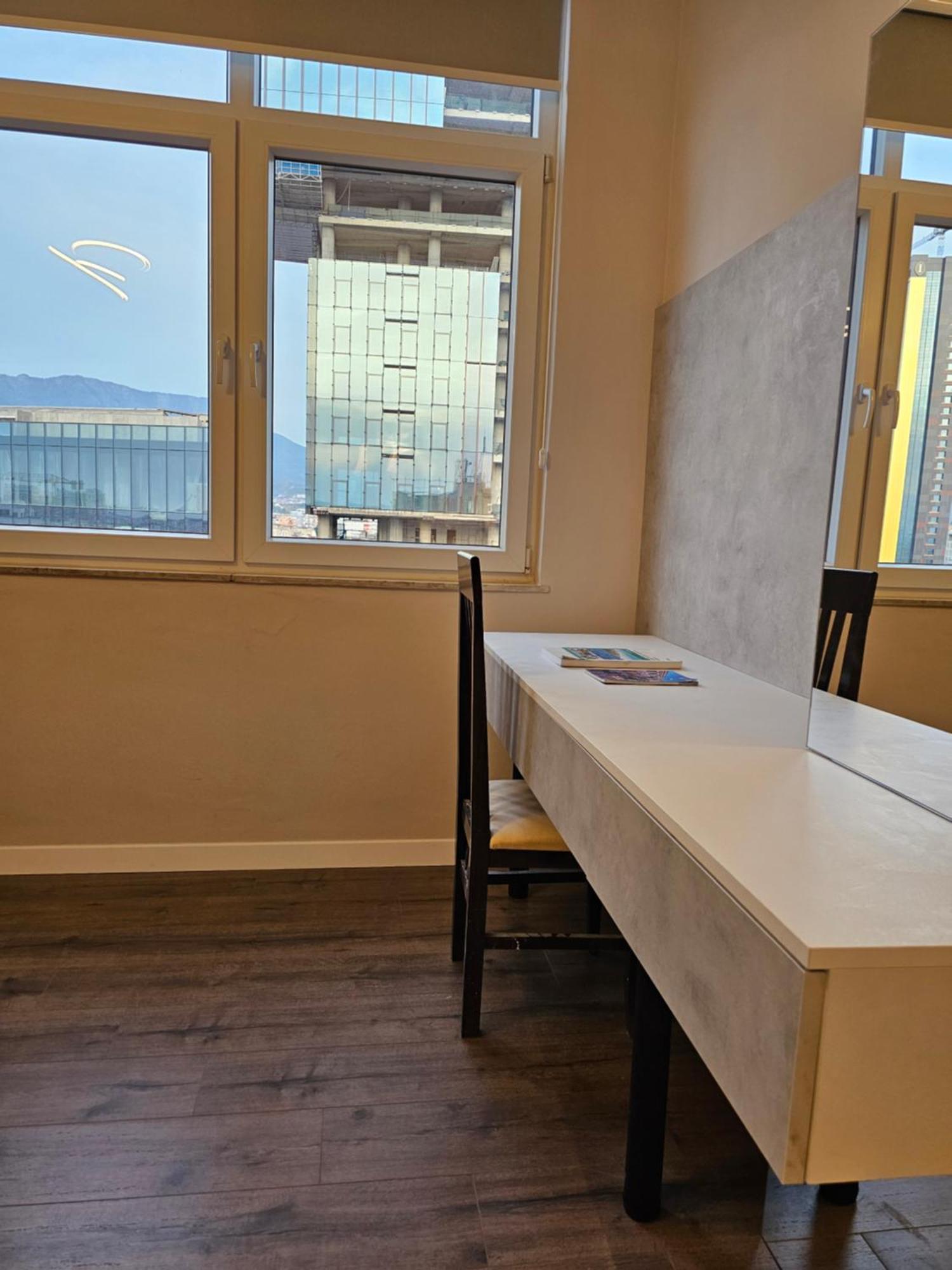 Sky Apartaments City Center Тирана Екстер'єр фото