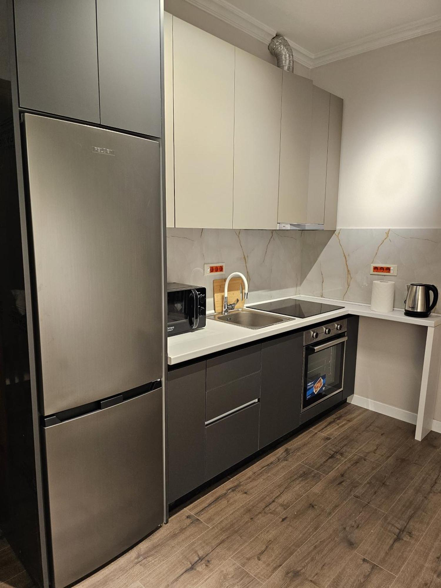 Sky Apartaments City Center Тирана Екстер'єр фото