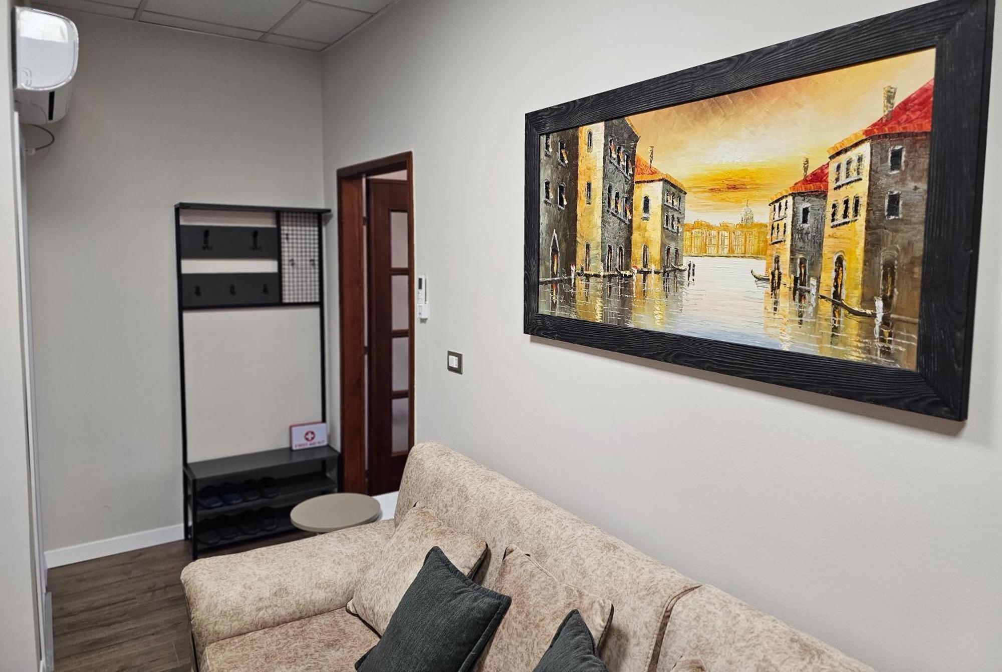 Sky Apartaments City Center Тирана Екстер'єр фото