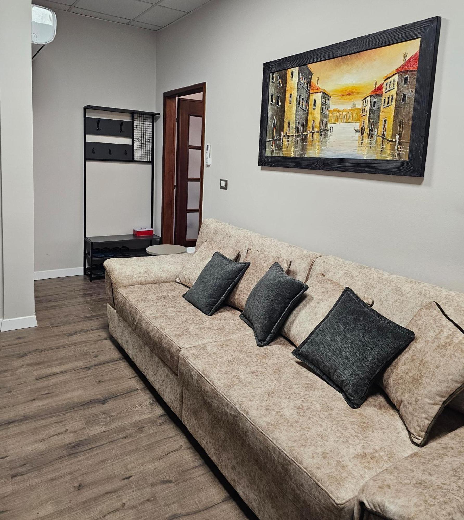 Sky Apartaments City Center Тирана Екстер'єр фото