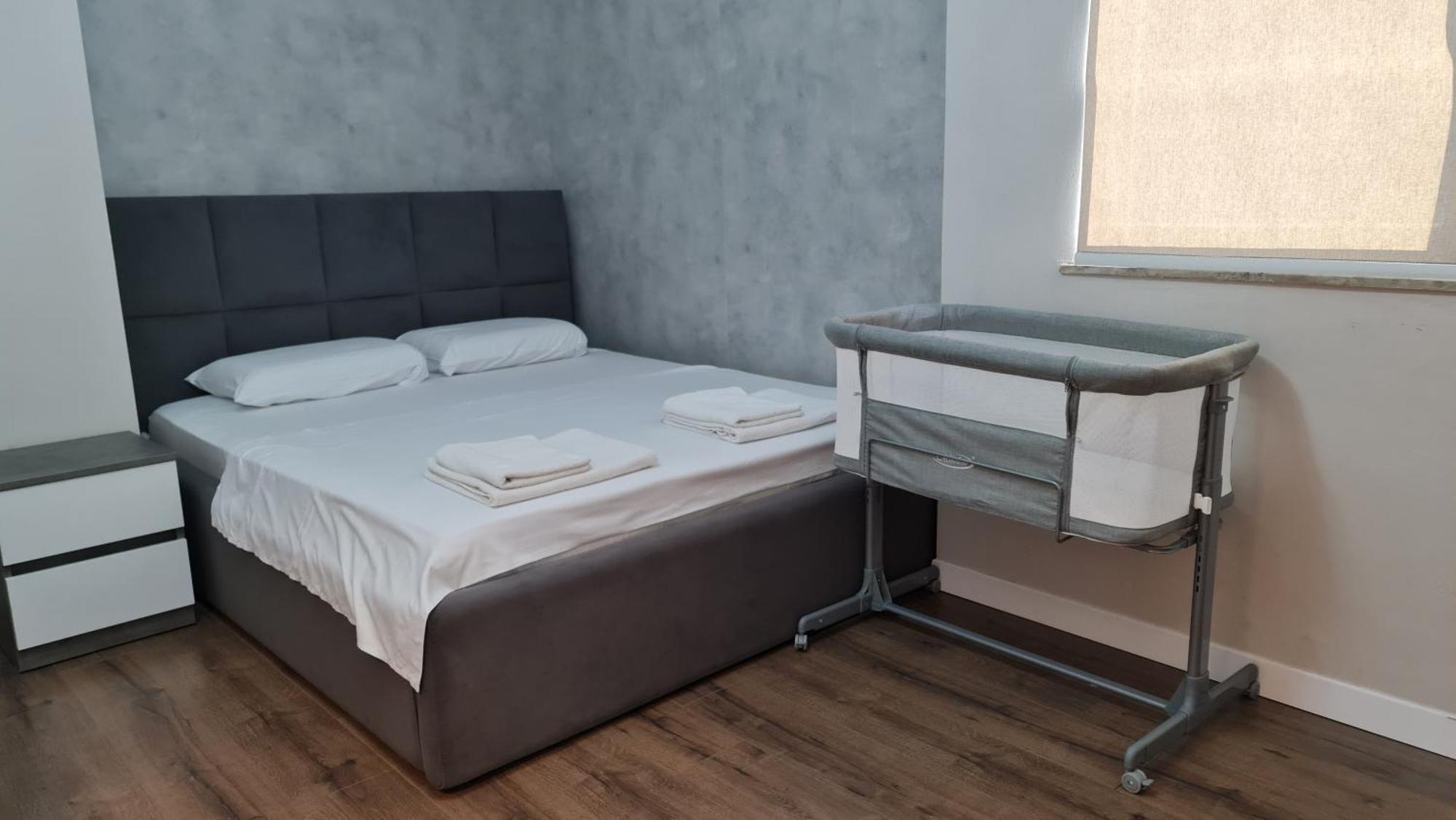 Sky Apartaments City Center Тирана Екстер'єр фото